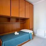 Kalbia Managed By Holydaisy - Renovated, Functional, Intimate And