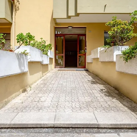 Apartment Kalbia Or Renovated, Functional, Intimate And Cagliari