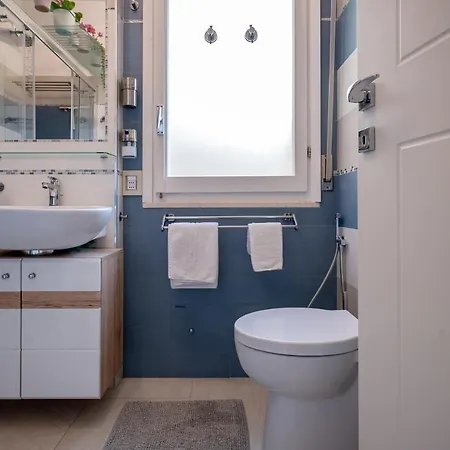 Apartment Kalbia Or Renovated, Functional, Intimate And Cagliari