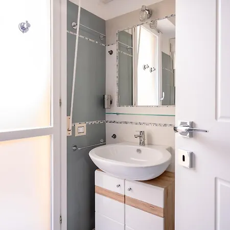 Kalbia Or Renovated, Functional, Intimate And Apartment *