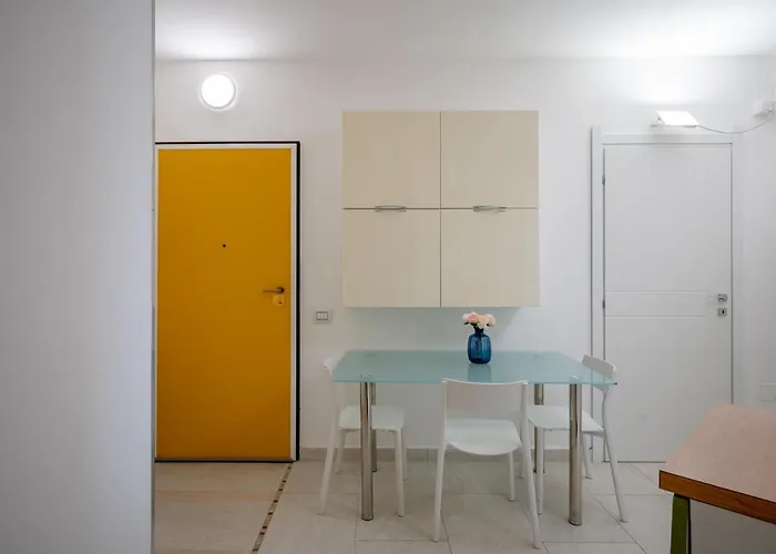 Kalbia Managed By Holydaisy - Renovated, Functional, Intimate And