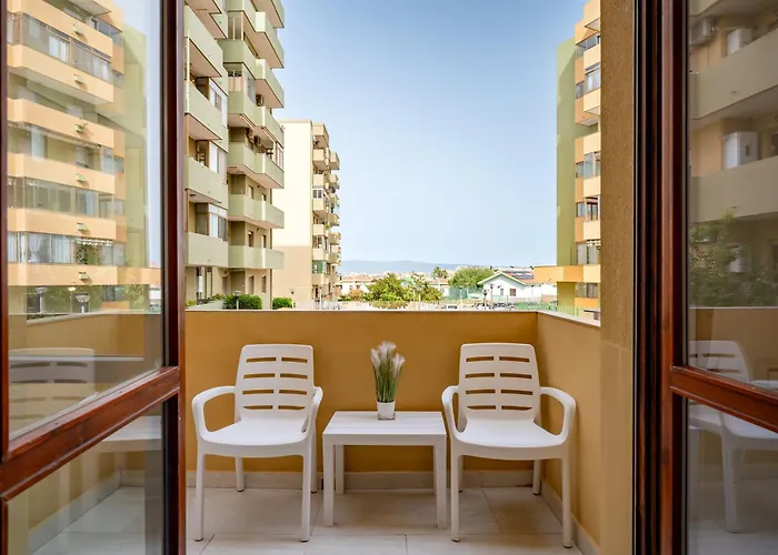 아파트 Kalbia Managed By Holydaisy - Renovated, Functional, Intimate And 칼리아리