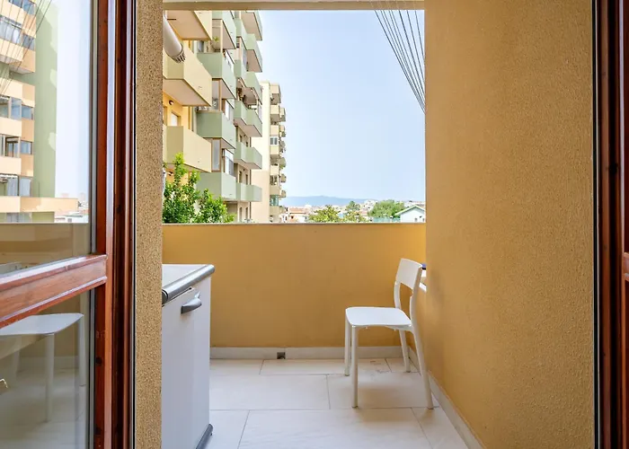 Kalbia Managed By Holydaisy - Renovated, Functional, Intimate And 칼리아리